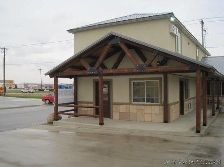 Winterton Suites Williston Zewnętrze zdjęcie