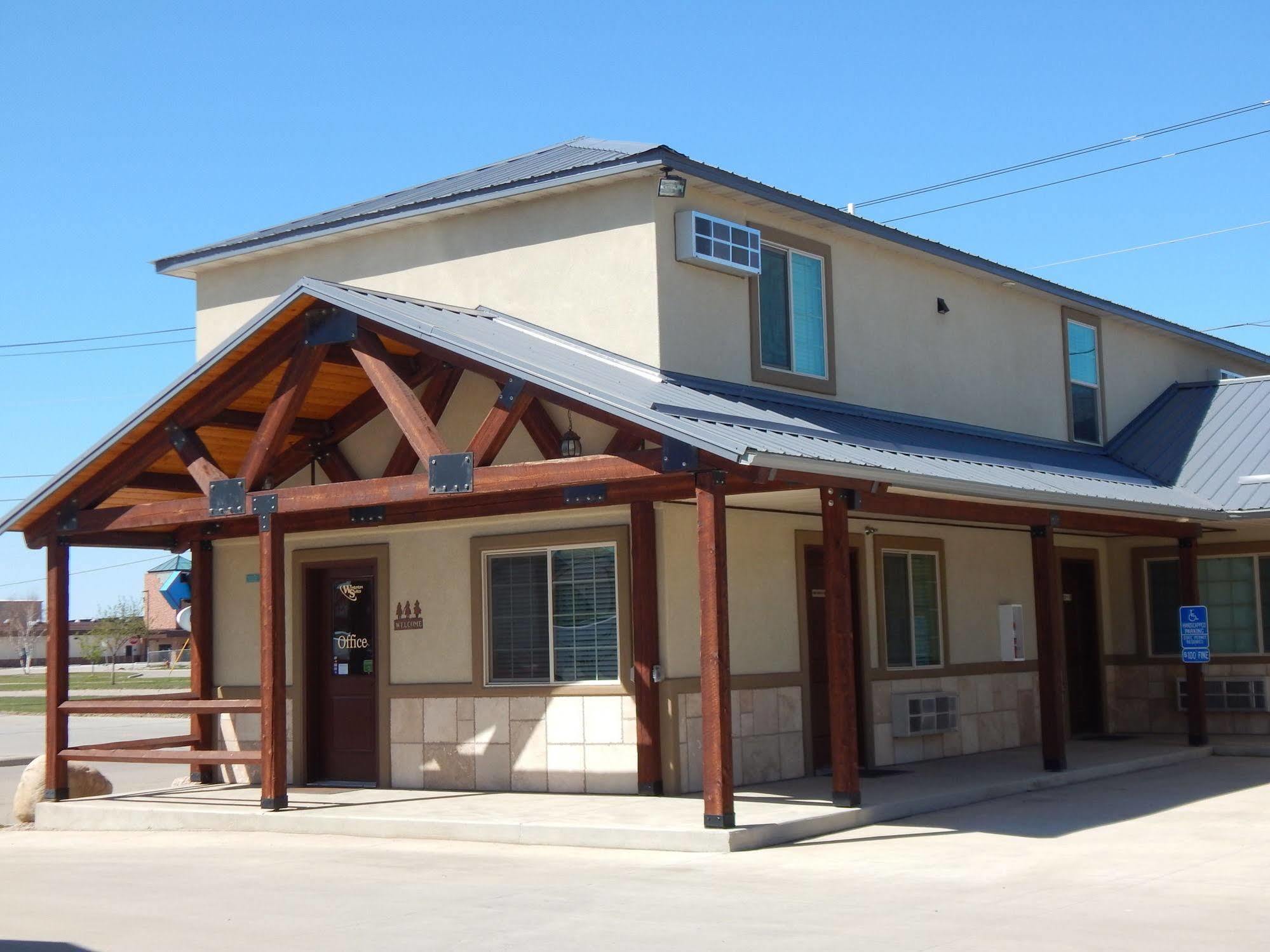 Winterton Suites Williston Zewnętrze zdjęcie